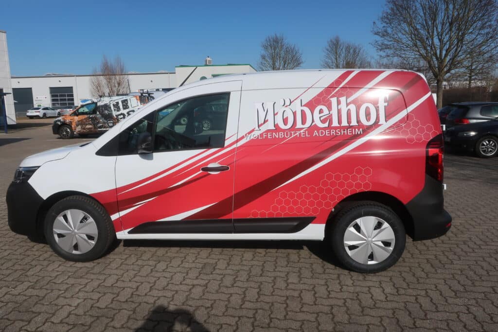 fertig foliertes Firmenauto